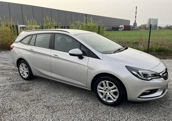 opel Opel Astra cena 44999 przebieg: 132000, rok produkcji 2018 z Płońsk